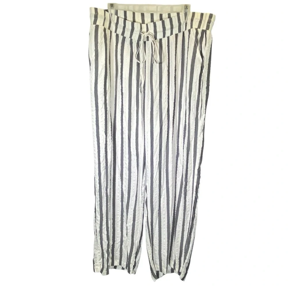 NEW DIRECTIONS Women's plus size 2X lightweight flowy white gray stripe pants